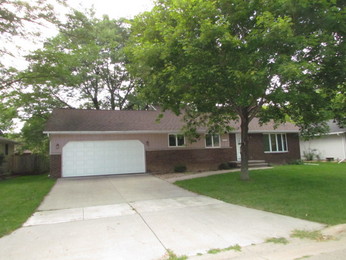 1226 Darlene Dr, Menasha, WI 54952 