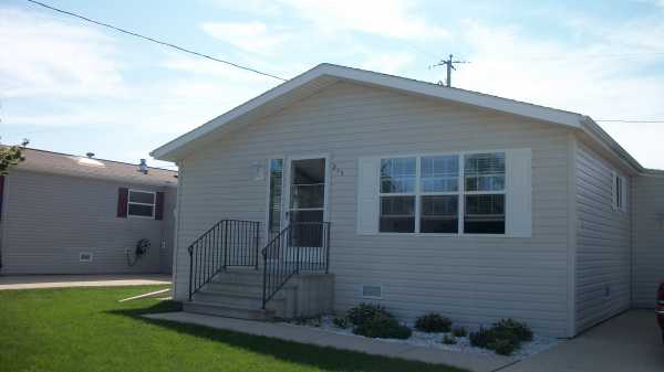 215 Oakton Ln, Green Bay, WI 54311 