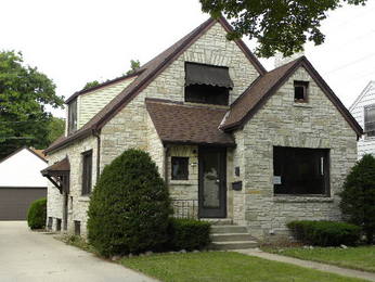 123 S 77th St, Milwaukee, WI 53214 