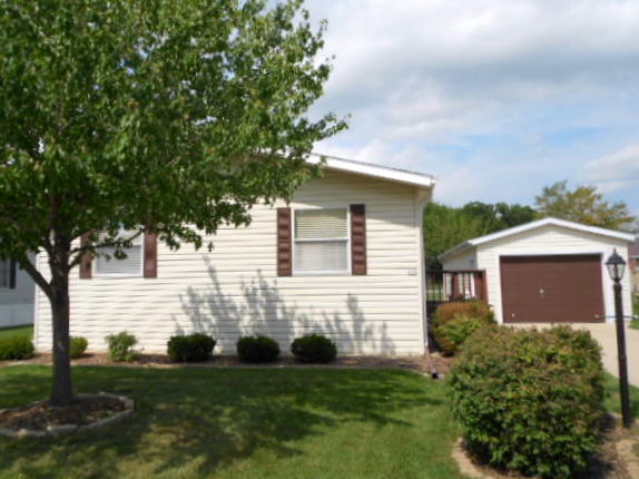 426 Harbor Heights Dr., Waterford, WI 53185 
