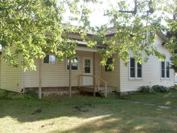 311 W South St, Loyal, WI 54446 