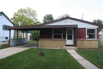 8234 W Lancaster Av, Milwaukee, WI 53218 