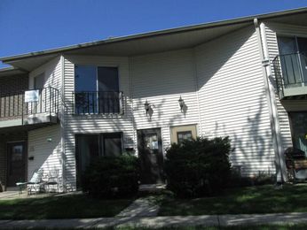 W169 N11444 Biscayne Dr, Germantown, WI 53022 