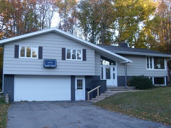 1105 W Briarwood St, Marshfield, WI 54449 