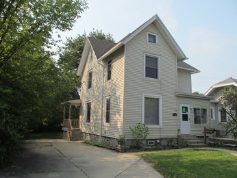 8437 W Mitchell St, West Allis, WI 53214 