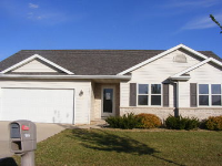 1049 Manitoba St, Menasha, WI 54952 