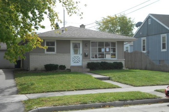4209 15th St, Racine, WI 53405 