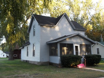 224 Pauquette St, Portage, WI 53901 