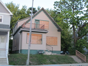 2528 N 35th St, Milwaukee, WI 53210 