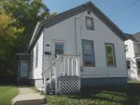 1512 Dr Martin Luth, Racine, WI 53404 