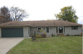 2936 Jauquet Dr, Green Bay, WI 54311 