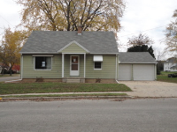 2 S Clark St, Mayville, WI 53050 