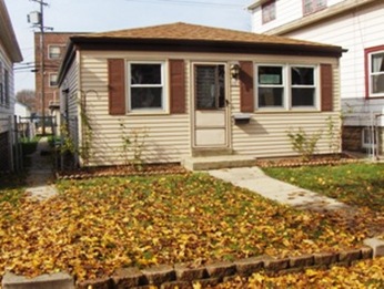 2137 S 72nd St, West Allis, WI 53219 