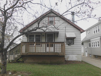 2729 S 70th St, Milwaukee, WI 53219 