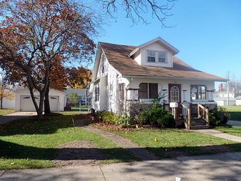 121 S 74th St, Milwaukee, WI 53214 