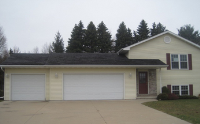 40 Rolling Green Ci, Oshkosh, WI 54904 