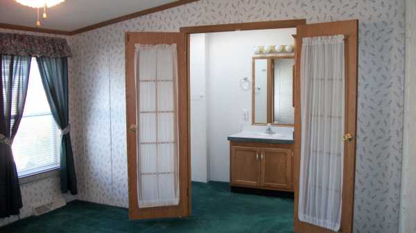 208 Laurel Ln, Green Bay, WI 54311 