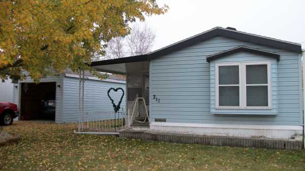 211 Laurel Ln, Green Bay, WI 54311 