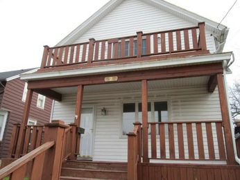 823 N 11th St, Manitowoc, WI 54220 