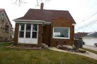 3956 E Munkwitz Ave, Cudahy, WI 53110 