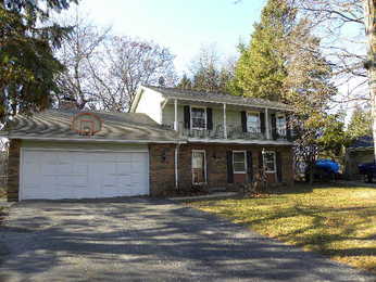 100 Debbie Crt, Waukesha, WI 53189 