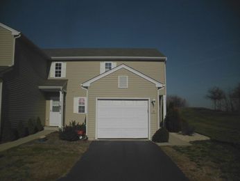 1400 Hunters Ridge Dr #31, Genoa City, WI 53128 