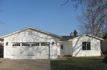 111 Lexington Ct, Neenah, WI 54956 