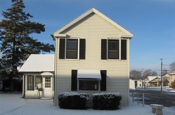 407 Fourth St, Algoma, WI 54201 