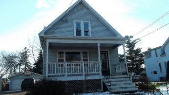 1317 Waugoo Ave, Oshkosh, WI 54901 