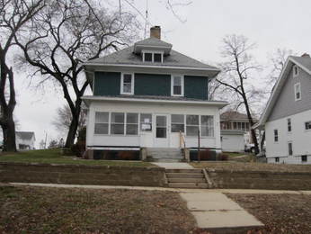 629 W Pleasant St, Portage, WI 53901 