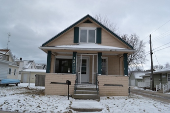 1211 Ashland Ave, Sheboygan, WI 53081 