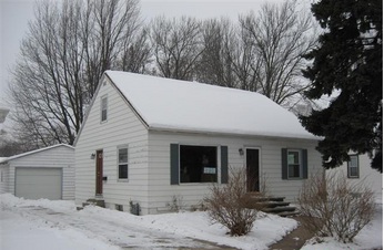 630 Schoen St, Green Bay, WI 54302 