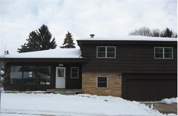 2528 N Lillian Ct, Appleton, WI 54911 