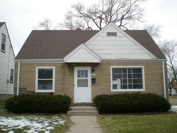 3745 S 5th St, Milwaukee, WI 53207 