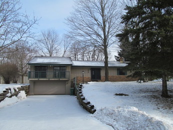 1418 Maple Dr, Hubertus, WI 53033 