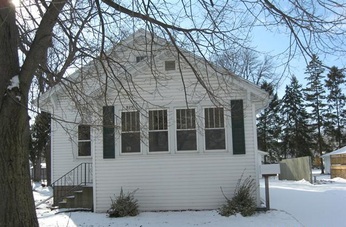 925 Bond St, Green Bay, WI 54303 