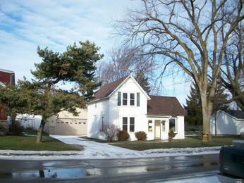 528 W Cedar St, Hilbert, WI 54129 