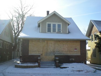 1037 W Washington S, West Bend, WI 53095 