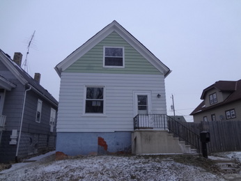 1404 Manitoba Ave, South Milwaukee, WI 53172 