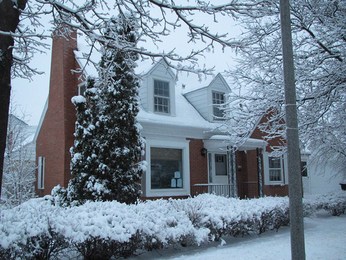 6220 W Clarke Stree, Wauwatosa, WI 53213 