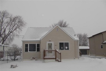 834 5th St, Menasha, WI 54952 