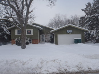 654 Gerard St, Elkhorn, WI 53121 