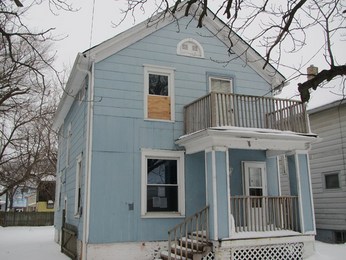 1652 Charles St, Racine, WI 53404 