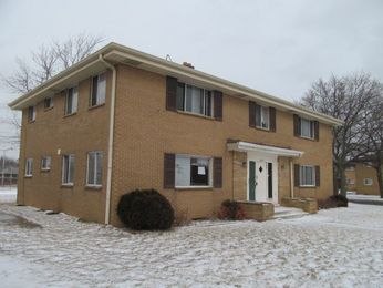 7906 W Hampton Ave, Milwaukee, WI 53218 