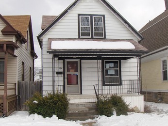 1564 S 73rd St, West Allis, WI 53214 