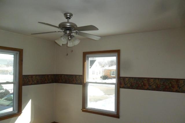 7832 23rd Ave, Kenosha, WI 53143 