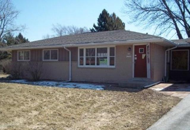 N50 W 15325 Susan Dr, Menomonee Falls, WI 53051 