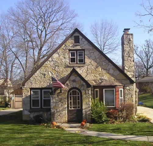 1300 S Parkway Dr, Brookfield, WI 53005 