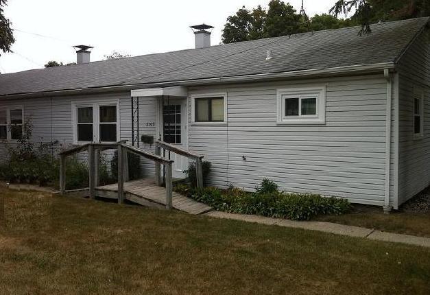 2208 West Howard Avenue, Milwaukee, WI 53221 