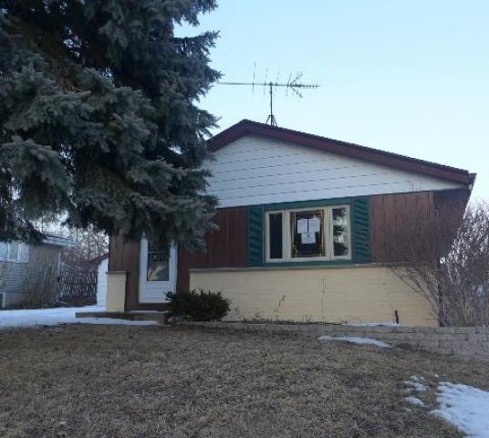 629 Lenora Dr, West Bend, WI 53090 